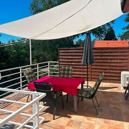 Honvéd N4. Appartamento Balatonlelle